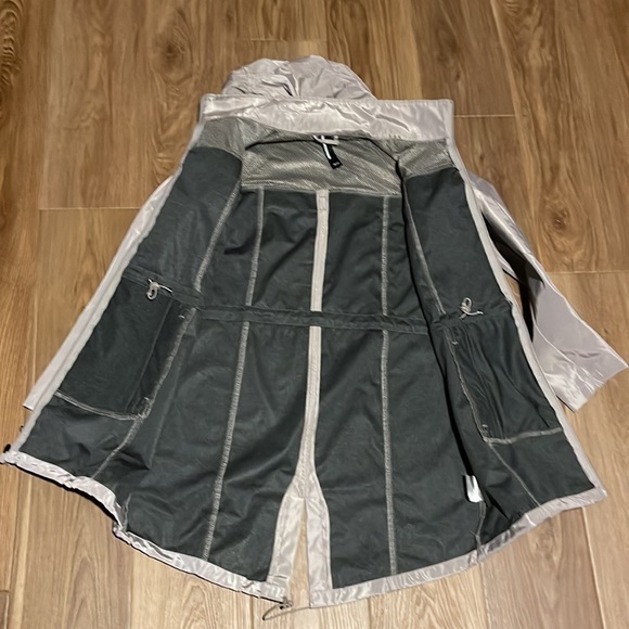 Mondetta rain jacket. Size XS - Picture 4 of 6
